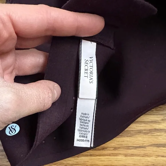 Victoria’s Secret Seamless Wireless Sport Bra in Deep Plum - Picture 2 of 4